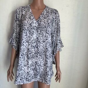 Vince Camuto White/Gray Snake Skin Animal Print Blouse Shirt Women’s Size XL